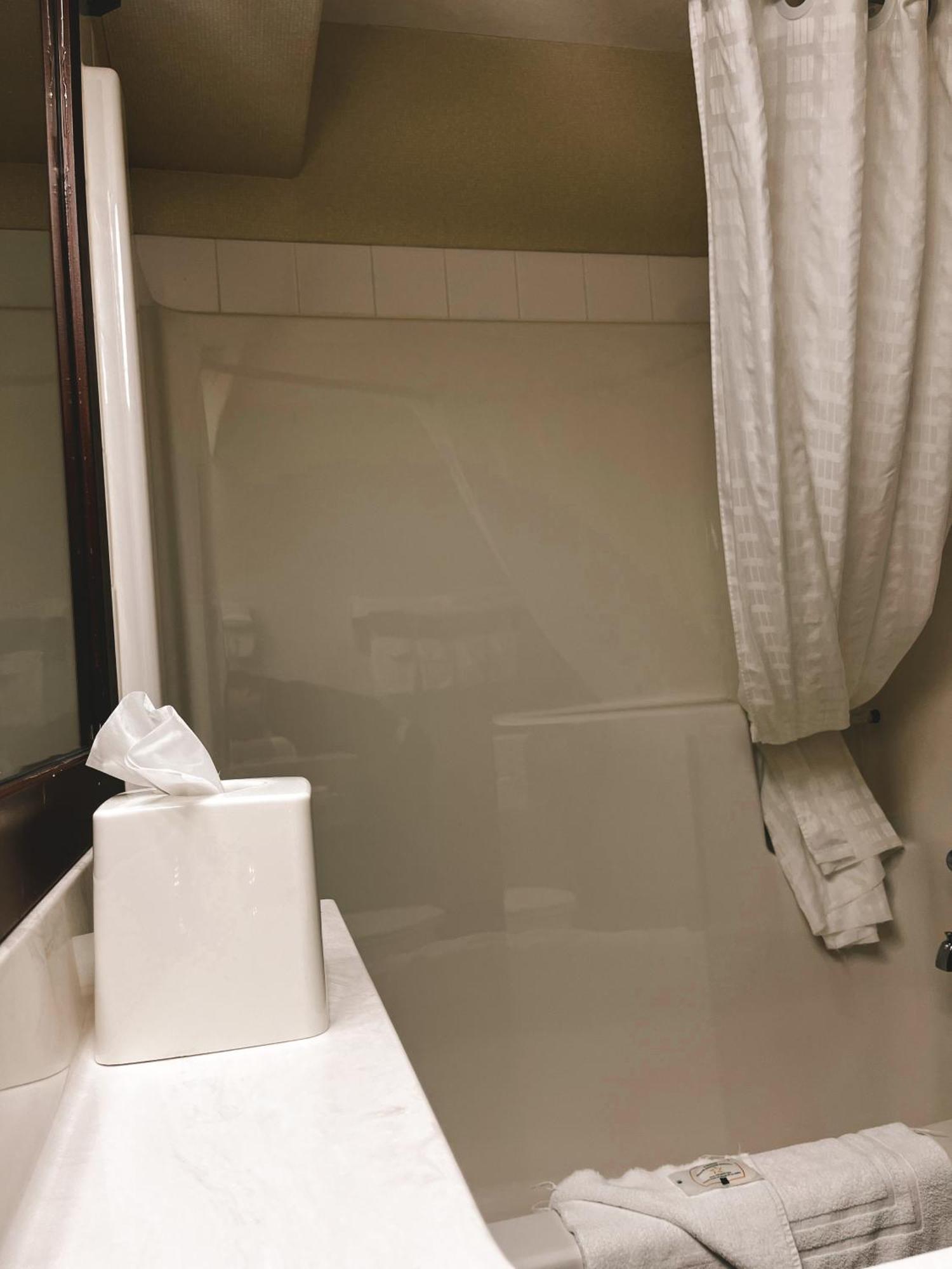 Quality Inn & Suites Hinton Oda fotoğraf
